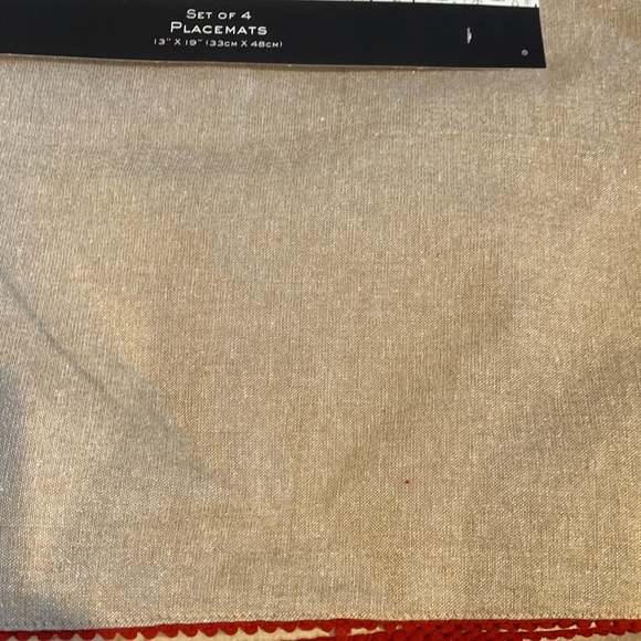 Cynthia Rowley Placemats 4 Gold Metallic Ho Ho Ho Embroidered Christmas Shimmer - Picture 3 of 4